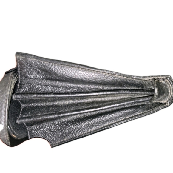 Vintage Salvatore Ferragamo Black Leather Clutch with Gold Lock And 2 Keys - Picture 4 of 10